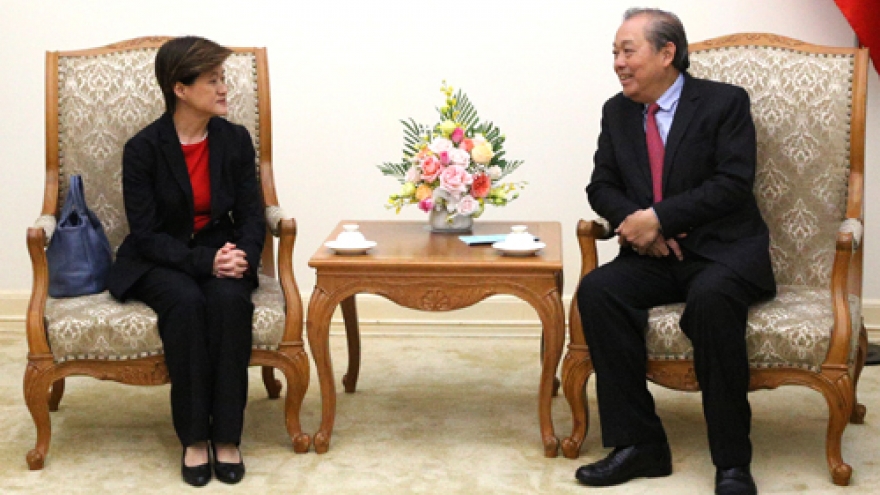 Deputy PM expects stronger Vietnam-Singapore cooperation